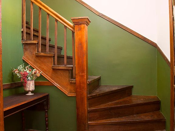 3rd image of 4449 W Montrose Ave #1