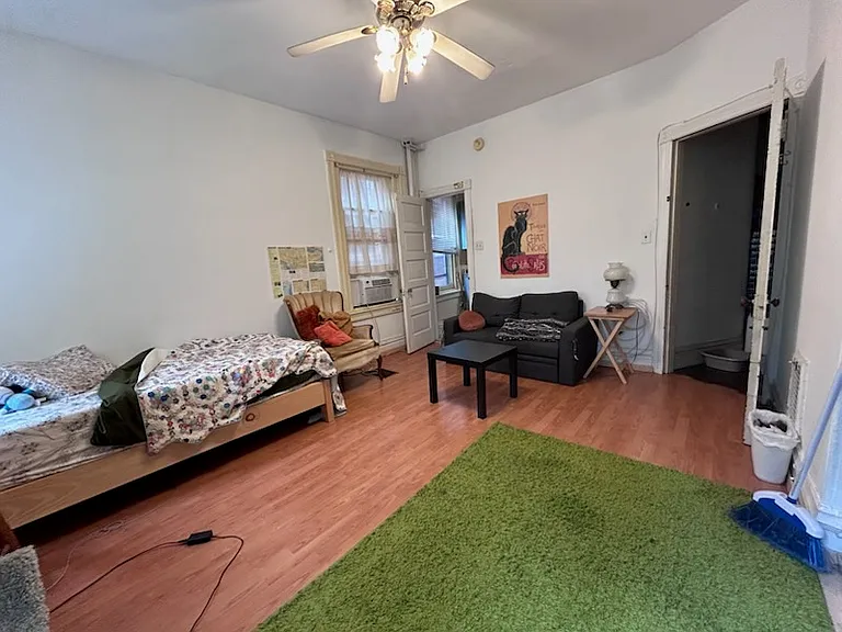 4330 Pine St #2R — Photo 2