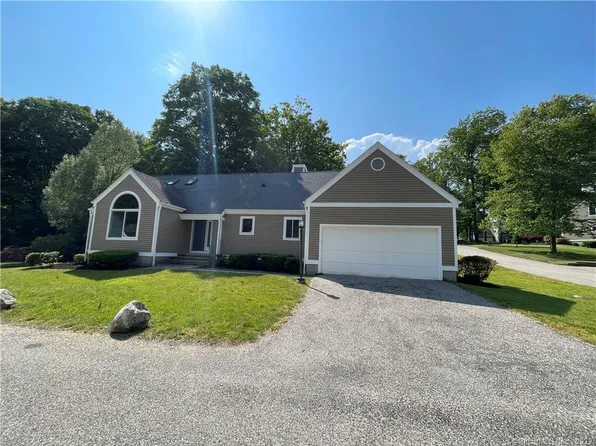 33 Hunting Ridge Farms Road, Branford, CT 06405