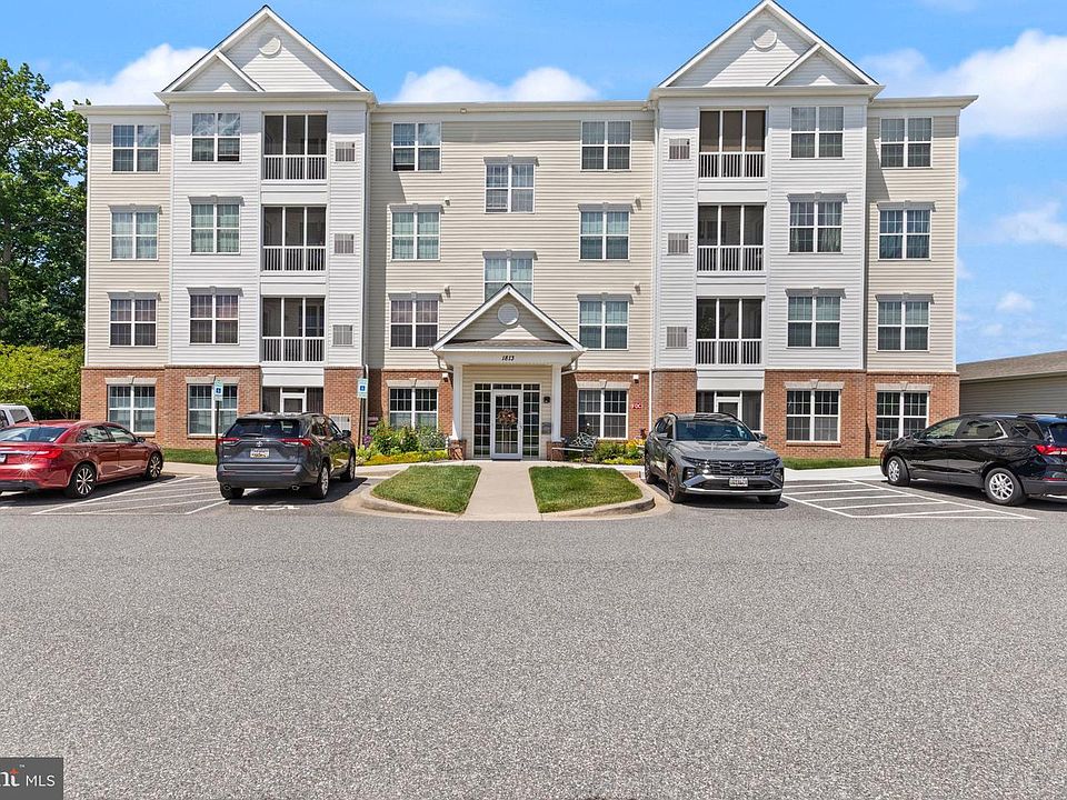 1st image of 1813 Selvin Dr Unit 303