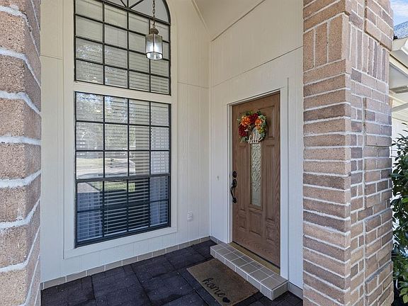 3rd image of 10135 Silver City Dr