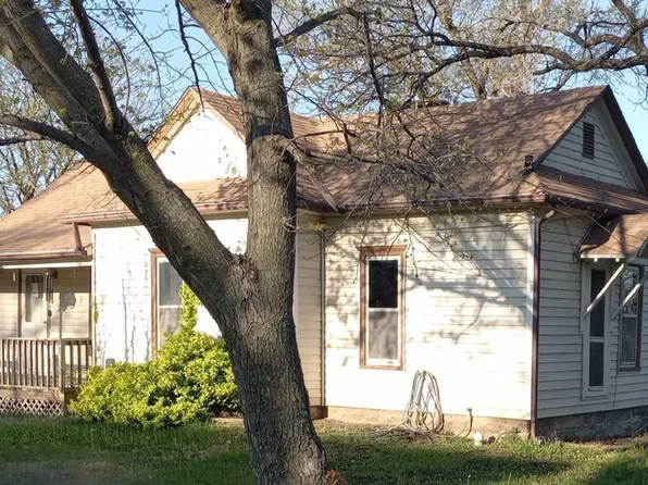 810 Calhoun St, Marysville, KS 66508