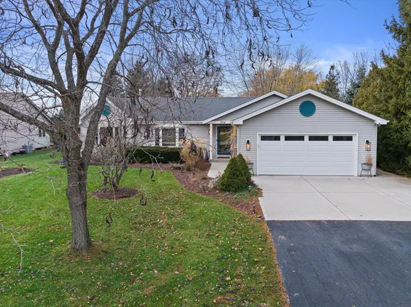 3714 Lynndale DRIVE, Franksville, WI 53126