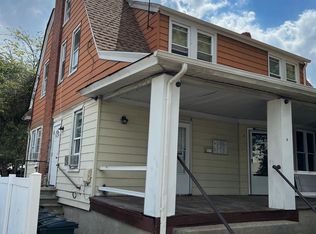 2 Benson Ln APT 1, Merrick, NY 11566