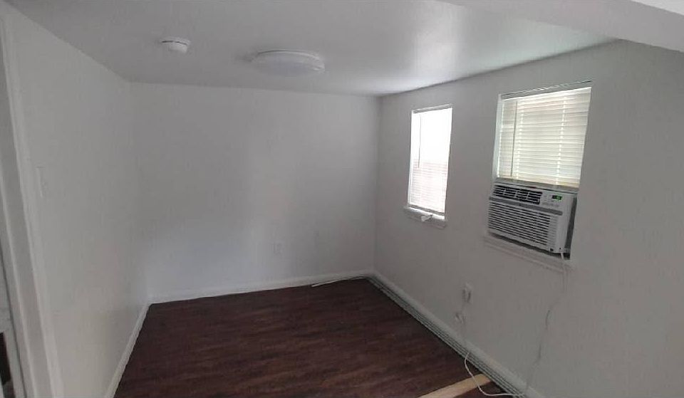 2nd image of 146 N Milby St #4