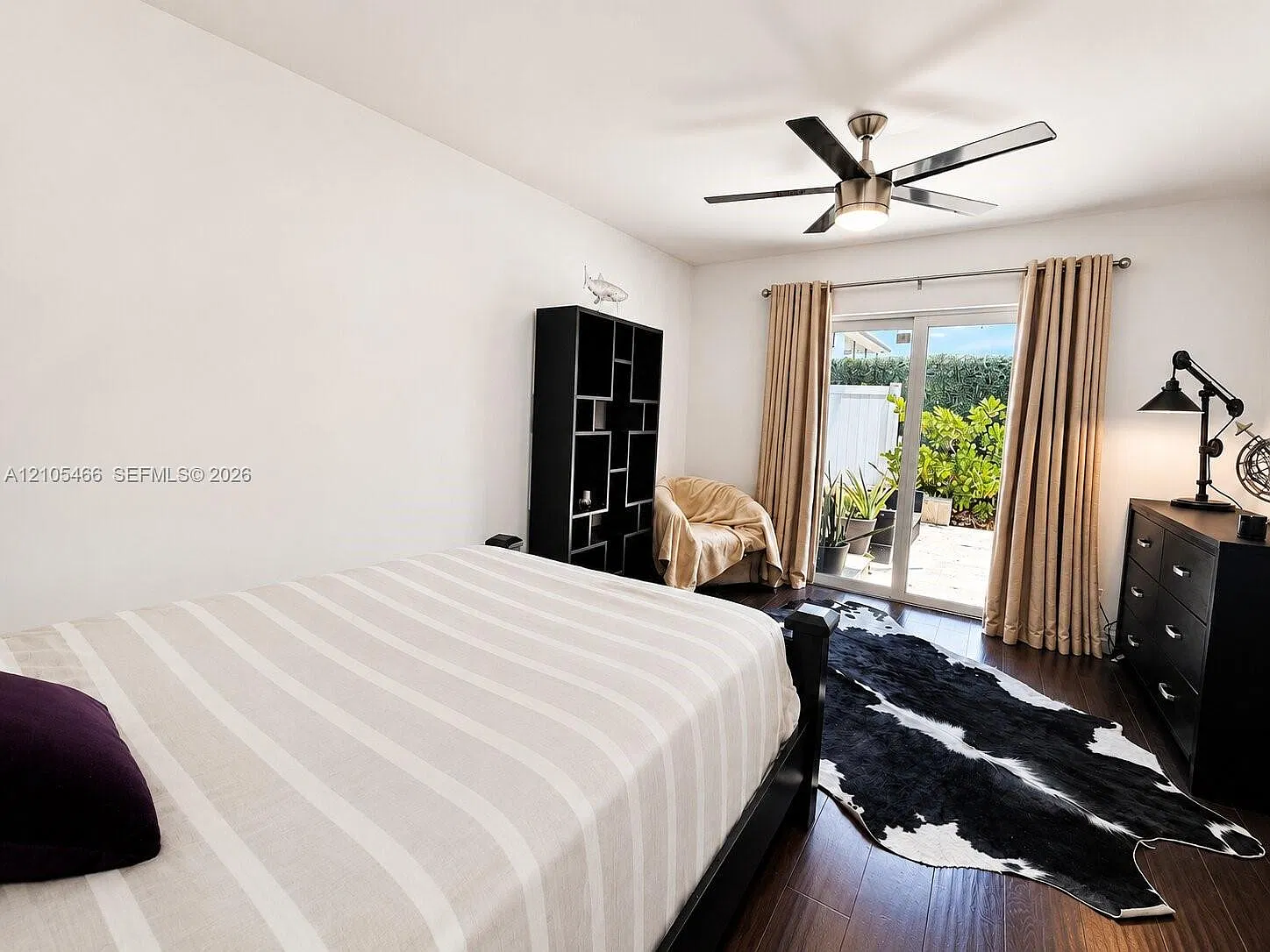 4 bed, 4.0 bath, 2400 sqft, $8,900 — Photo 3