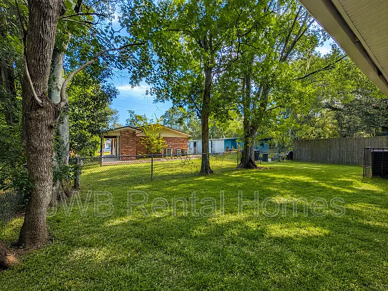 2923 W 3rd St — Photo 13
