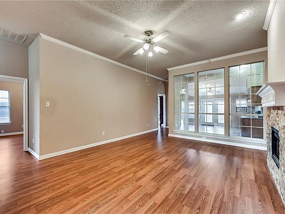 3rd image of 1217 Holly Hill Dr