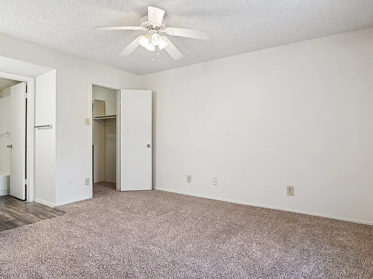 Abbey Glenn Apartments — Photo 56