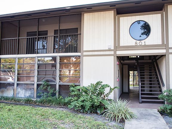 2nd image of 801 NE 199th St APT 205-10