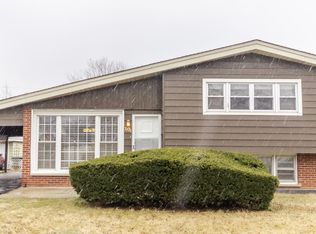 2721 Pearle Dr, Des Plaines, IL 60018