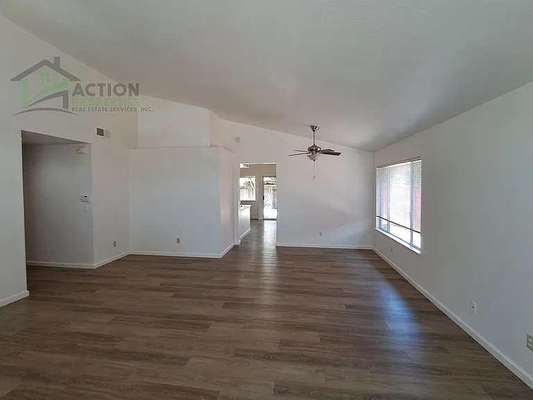 3835 Hunters Glen Pl — Photo 12