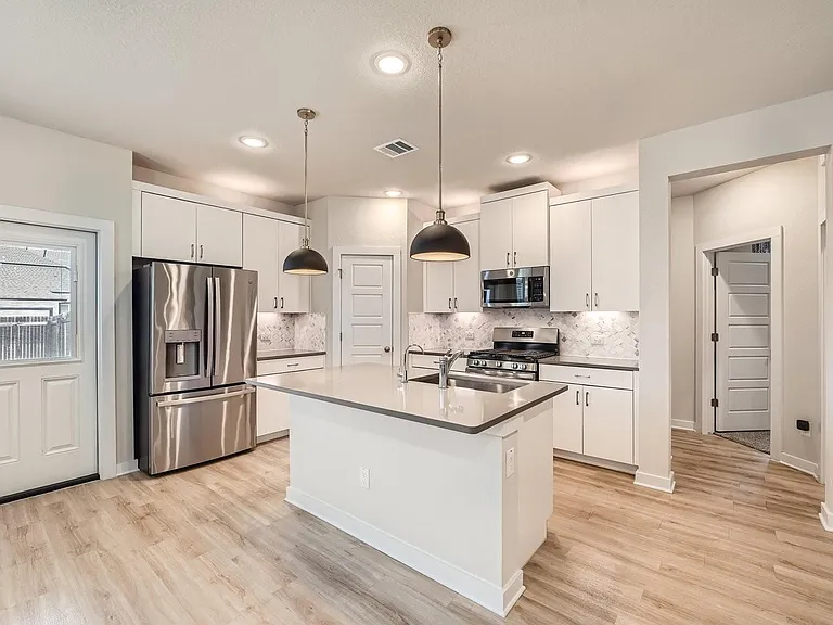 203 Pinkerton Dr — Photo 10