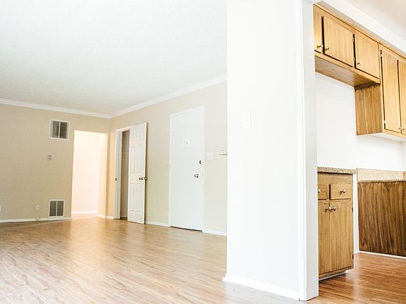 4th image of 1031-6 Ogden Dr #1031-6