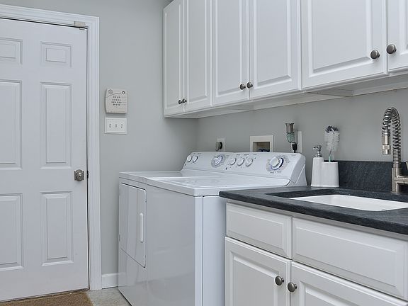 5th image of 11521 Tralee Dr