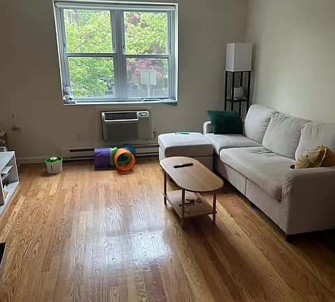 2nd image of 115 Clifton St #4