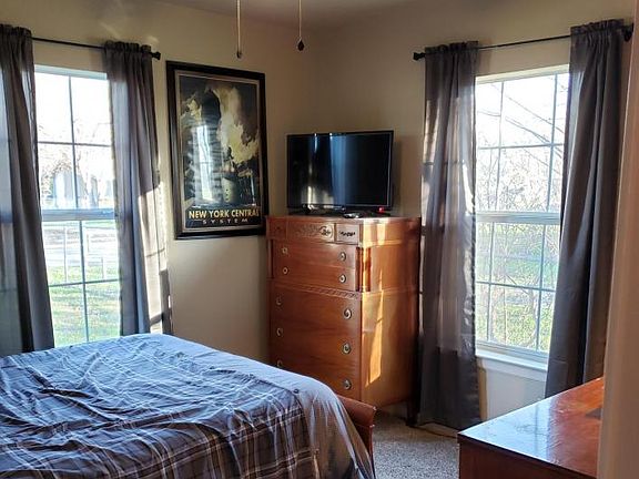 4th image of 6723 Merry Oaks Dr