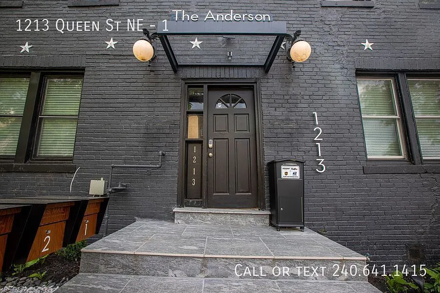 1213 Queen St NE — Photo 4