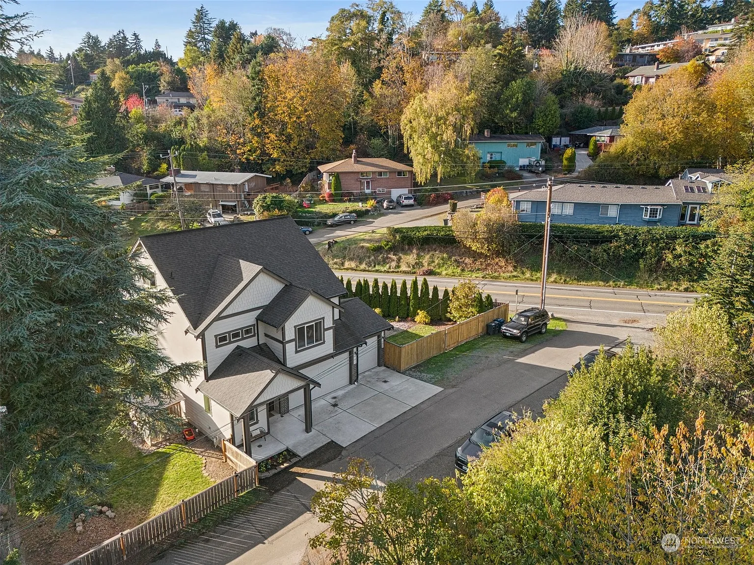 16614 Sylvester Road SW photo 1