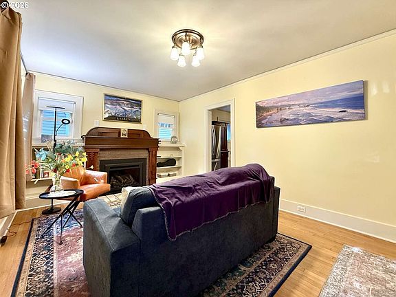 4th image of 3342 NE 12th Ave