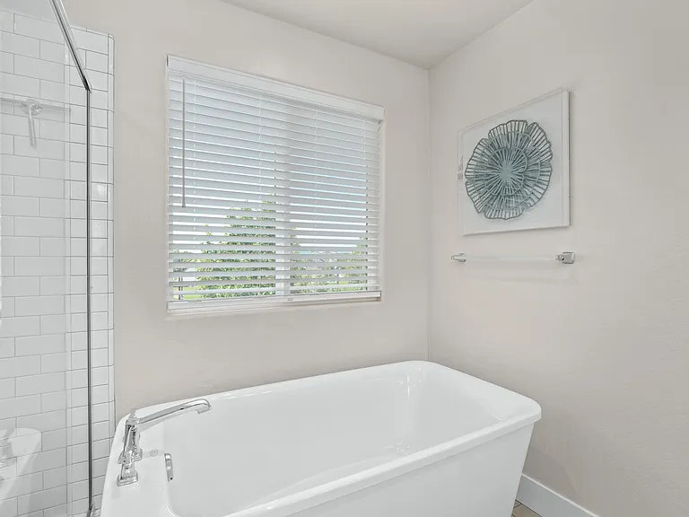 Celeste Ave — Photo 32