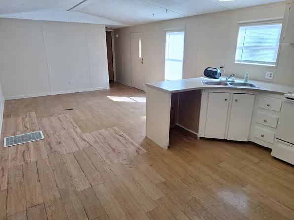 8 Centipede St, Kingsland, GA 31548