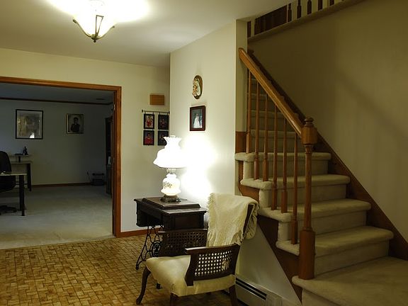 3rd image of 12 Cedar Manor Ct