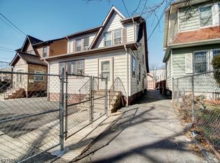 207 Richelieu Ter, Newark, NJ 07106