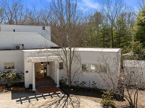 2nd image of 35 Ely Brook Rd