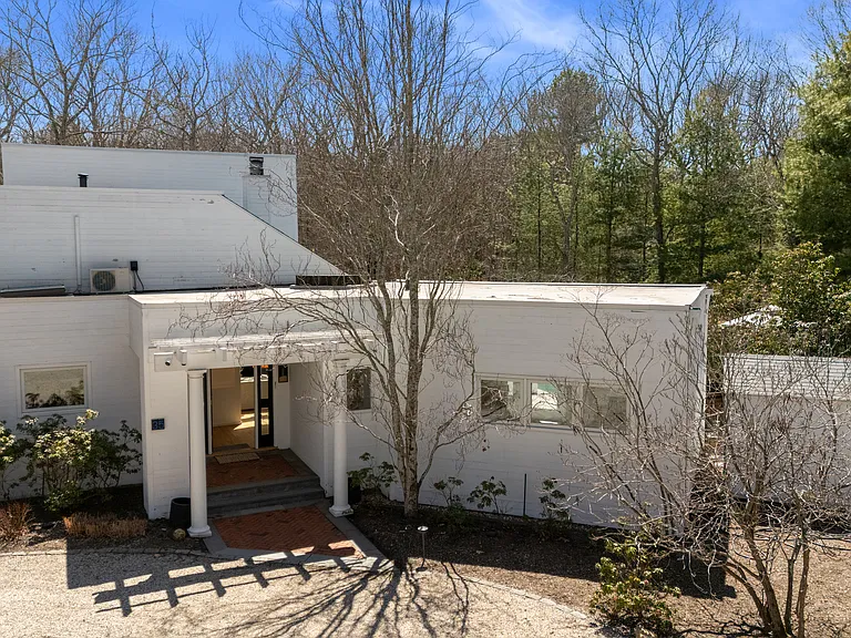35 Ely Brook Rd — Photo 2