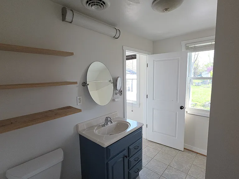 304 N River Rd — Photo 25