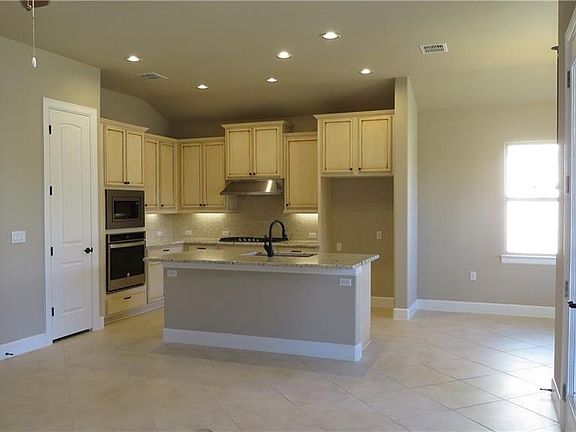 3rd image of 632 Dancing Oak Ln
