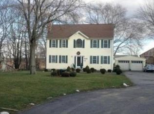 1369 Vine St, Somerset, MA 02726