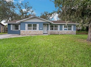 1611 Cedar Dr, Plant City, FL 33563