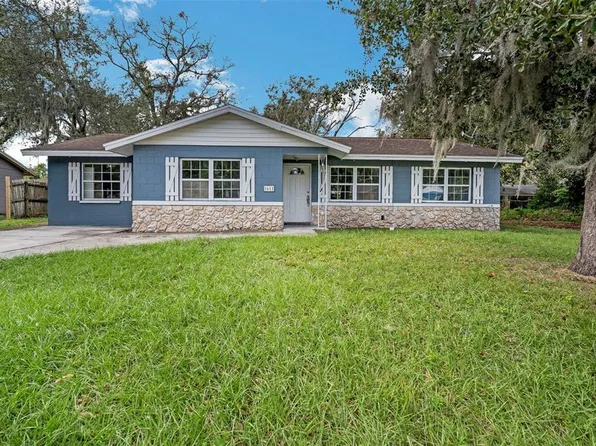 1611 Cedar Dr, Plant City, FL 33563