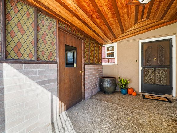3rd image of 440 Diana Drive