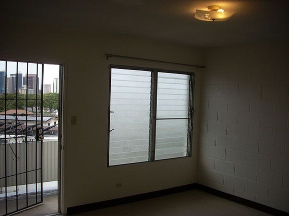 5th image of 1995 Pauoa Rd APT K