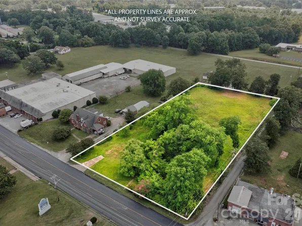 1033 W Main St, Forest City, NC 28043
