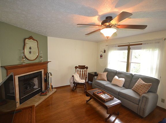 3rd image of 34721 N Peterson Ave