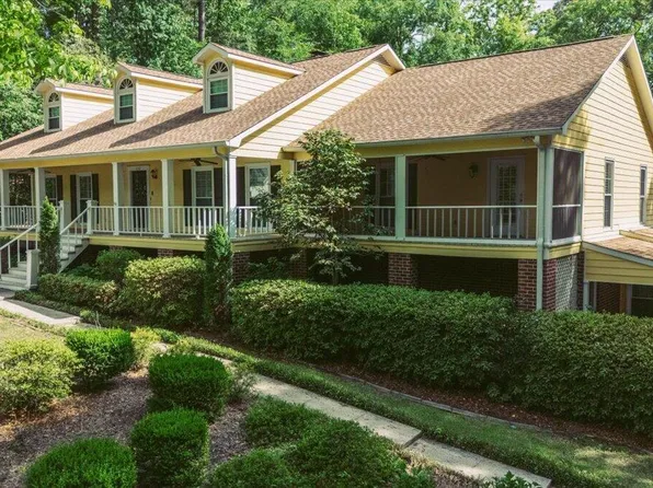 1132 Saint Andrews Dr, Macon, GA 31210