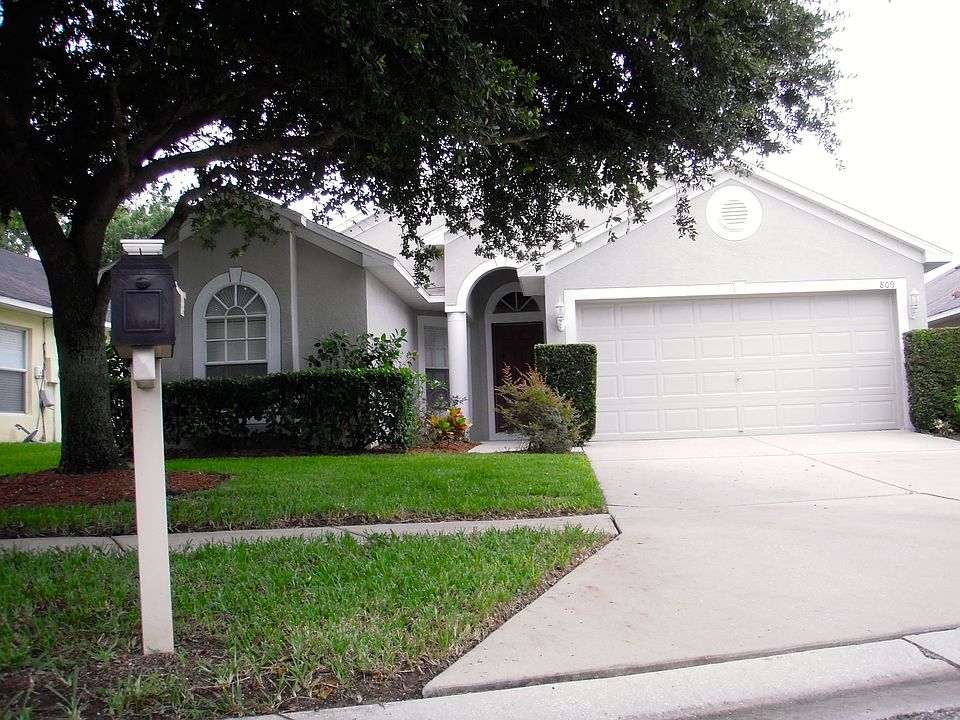 1st image of 809 Lesa Glen Pl
