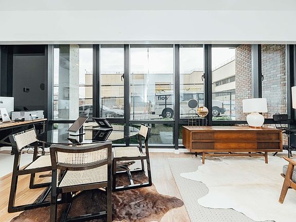 2nd image of 115 Stanwix St #10