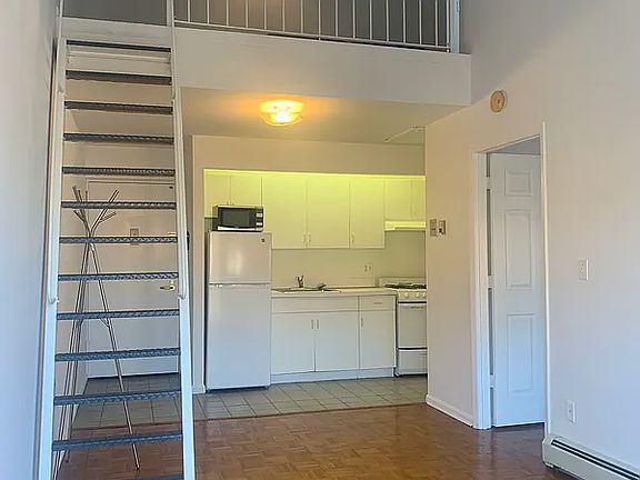 2nd image of 31-15 30th St #3R