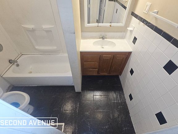 5th image of 2426 E 24th St