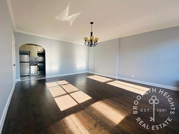 4th image of 143 Montague St #F5