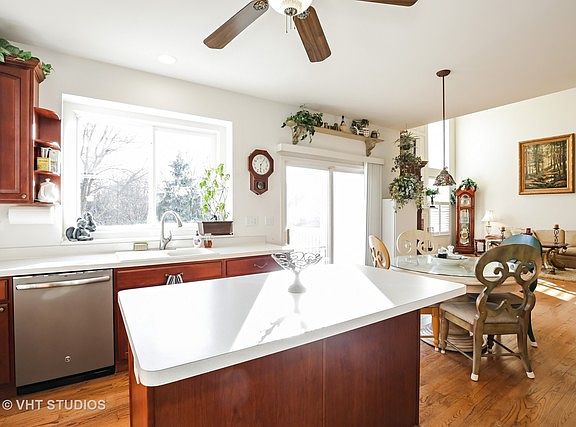 3rd image of 155 Rosewood Dr