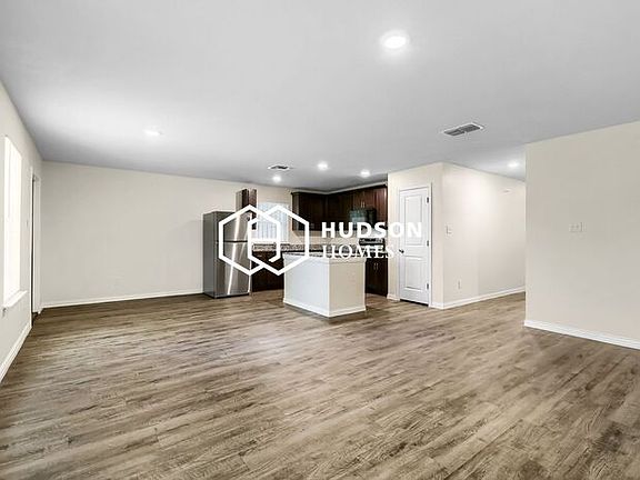 4th image of 574 Morningview Dr