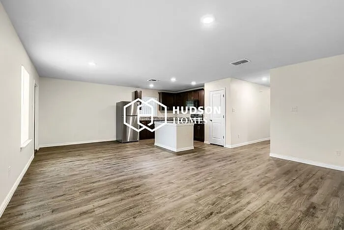 574 Morningview Dr — Photo 4