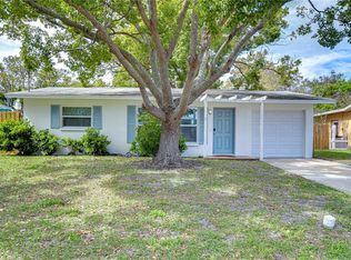 280 Twin Lake Dr, Belleair Bluffs, FL 33770