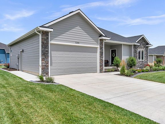 2nd image of 1201 N Wet Stone Dr